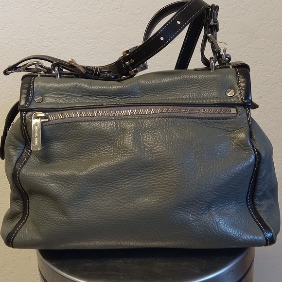 Michael Kors Leather Purse Hand Shoulder Bag Pebble Grain Gray Black Flap 2 Way - Picture 4 of 16